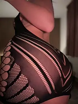 YoungHotMilf97 online show from March 12, 2026, 11:31 pm