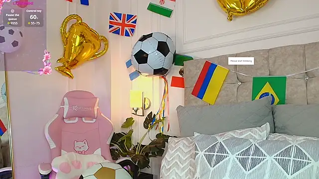 JasmineRoss 1 online show from July 2, 2026, 7:09 pm