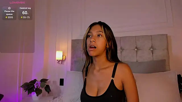 JasmineRoss 1 online show from November 22, 2025, 7:13 pm