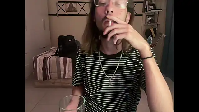 Snapshot of H3llB0Y6 chatting on January 15, 2026, 5:55 am H3llB0Y6 online show from January 15, 2026, 5:55 am