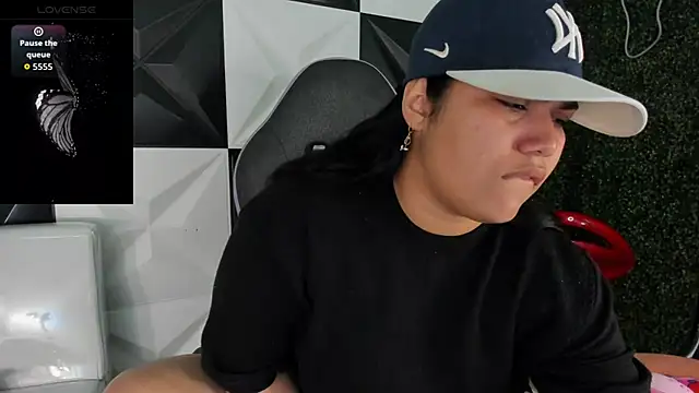 Snapshot of melany_rouse18 chatting on June 30, 2026, 2:22 am melany rouse18 online show from June 30, 2026, 2:22 am