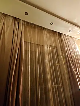 Loly2025 online show from February 24, 2026, 1:39 am