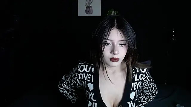 fyreandfox  online show from November 24, 2025, 8:31 pm