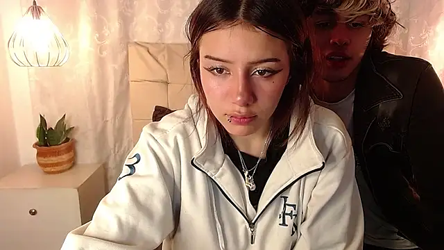 fyreandfox  online show from March 20, 2025, 7:35 pm