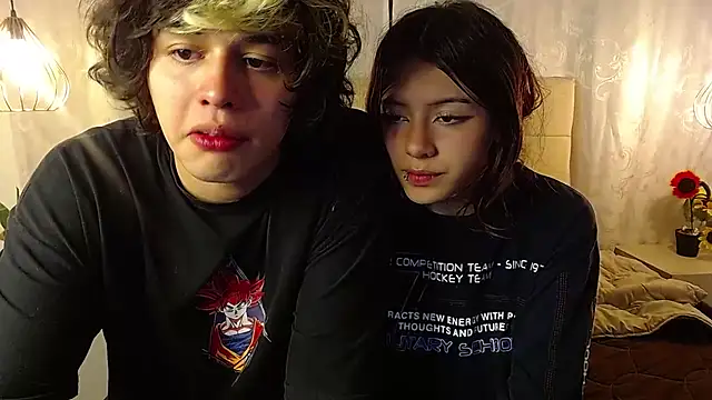 fyreandfox  online show from March 12, 2025, 11:44 pm