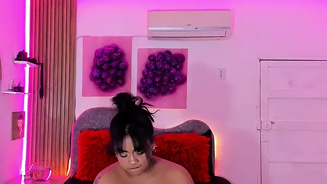 Snapshot of Dahiana_Giil chatting on July 13, 2026, 6:35 am Dahiana Giil online show from July 13, 2026, 6:35 am