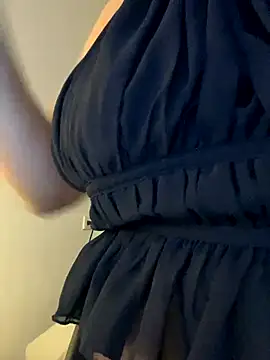 Dahiana Giil online show from October 6, 2025, 7:58 pm