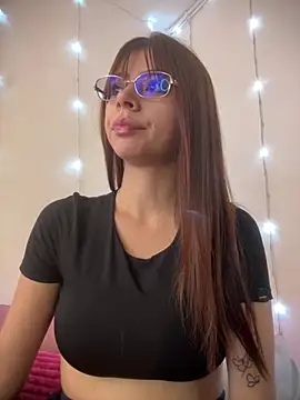 Snapshot of Danna_Myst chatting on June 25, 2026, 7:08 pm Danna Myst online show from June 25, 2026, 7:08 pm