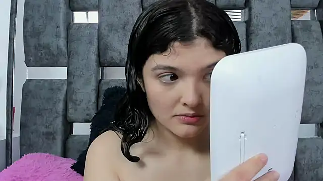 ARTEMISAKIM online show from October 30, 2025, 5:21 pm