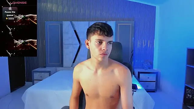 JacobRoberts1 online show from October 15, 2025, 9:12 pm