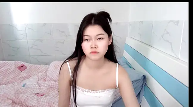 Snapshot of Miss_Leila520 chatting on February 18, 2025, 12:26 am Miss Leila520 online show from February 18, 2025, 12:26 am