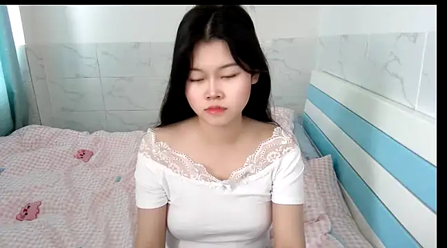 Snapshot of Miss_Leila520 chatting on February 20, 2025, 12:41 am Miss Leila520 online show from February 20, 2025, 12:41 am