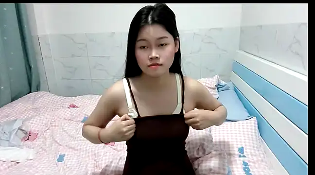 Snapshot of Miss_Leila520 chatting on February 20, 2025, 12:57 pm Miss Leila520 online show from February 20, 2025, 12:57 pm