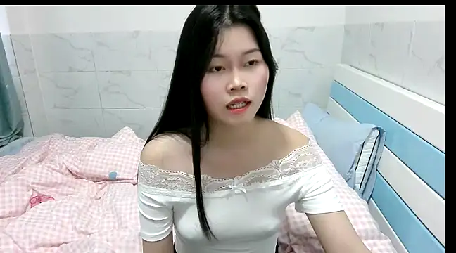 Snapshot of Miss_Leila520 chatting on February 16, 2025, 10:10 am Miss Leila520 online show from February 16, 2025, 10:10 am