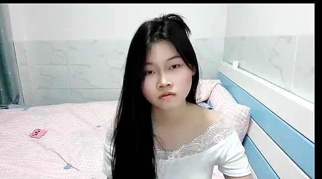 Snapshot of Miss_Leila520 chatting on February 15, 2025, 2:00 pm Miss Leila520 online show from February 15, 2025, 2:00 pm