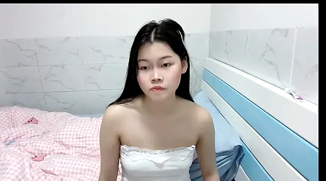 Snapshot of Miss_Leila520 chatting on February 18, 2025, 1:22 pm Miss Leila520 online show from February 18, 2025, 1:22 pm