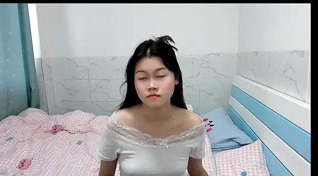 Snapshot of Miss_Leila520 chatting on February 20, 2025, 9:44 am Miss Leila520 online show from February 20, 2025, 9:44 am