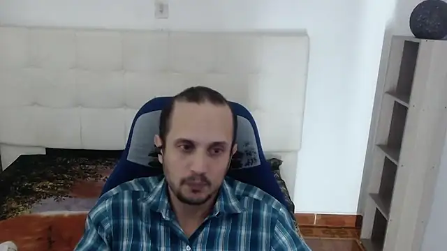 Snapshot of JhonTorres018 chatting on November 21, 2025, 9:41 am JhonTorres018 online show from November 21, 2025, 9:41 am