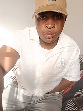 bosszonke123 online show from June 14, 2026, 1:34 pm