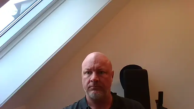 Lucifer29cm online show from November 4, 2025, 7:12 am