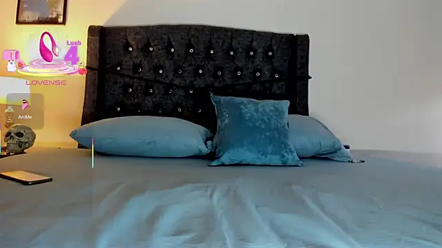 Skay Hot online show from March 2, 2025, 10:23 pm