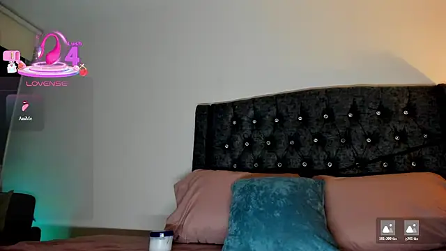 Skay Hot online show from March 8, 2025, 1:39 am