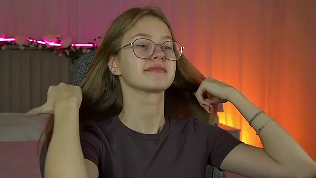 EveMundie online show from October 1, 2025, 12:53 pm