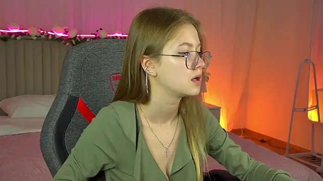 EveMundie online show from September 26, 2025, 6:42 am