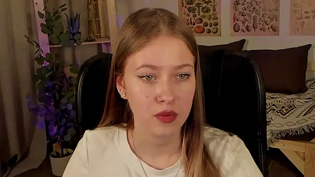 EveMundie online show from March 19, 2025, 3:40 pm