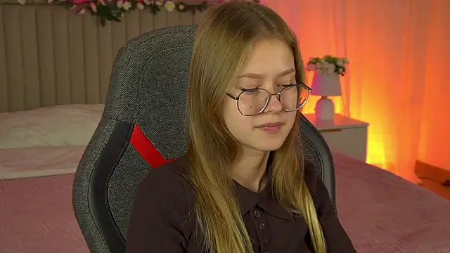 EveMundie online show from September 24, 2025, 12:22 pm