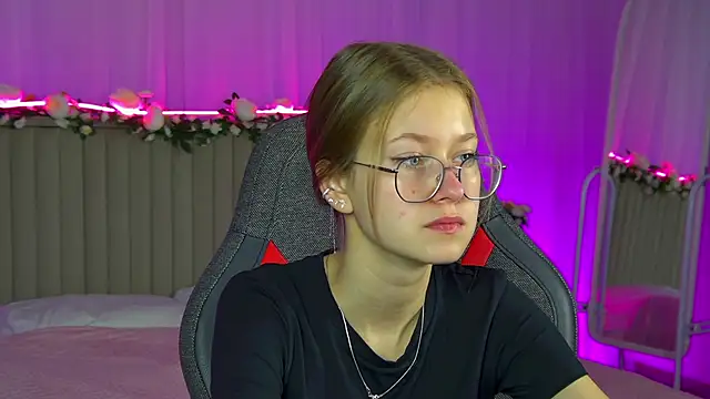 EveMundie online show from September 10, 2025, 6:23 am