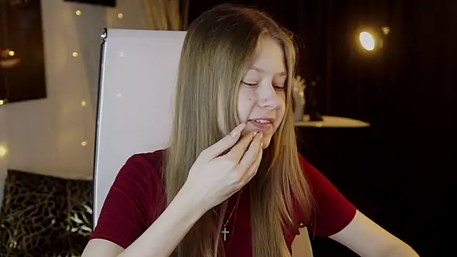 EveMundie online show from March 12, 2026, 6:17 am