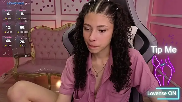 danatella a online show from November 18, 2025, 2:49 am