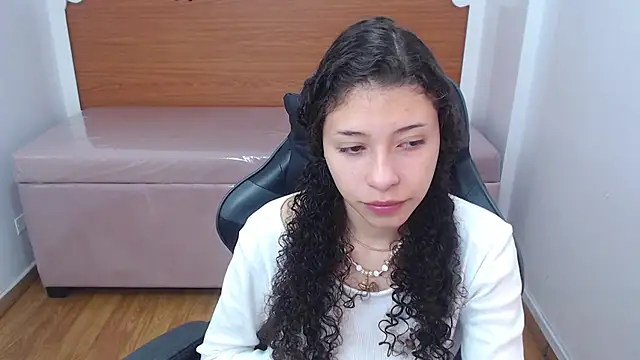 danatella a online show from January 15, 2026, 12:52 pm