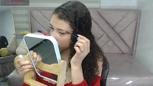 danatella a online show from September 21, 2025, 1:27 pm