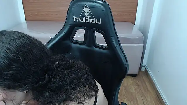 danatella a online show from October 15, 2025, 1:30 pm