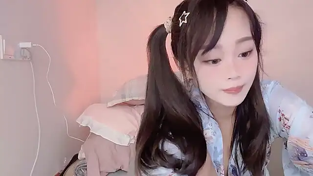 yueyue2003 online show from February 26, 2025, 2:16 pm