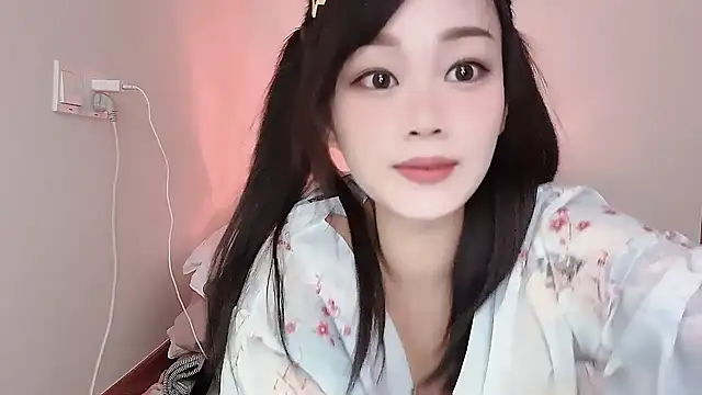 yueyue2003 online show from March 8, 2025, 4:56 am