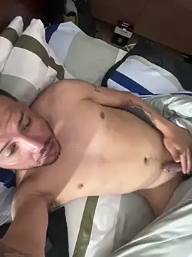 locoxTi45 online show from March 6, 2025, 4:19 am