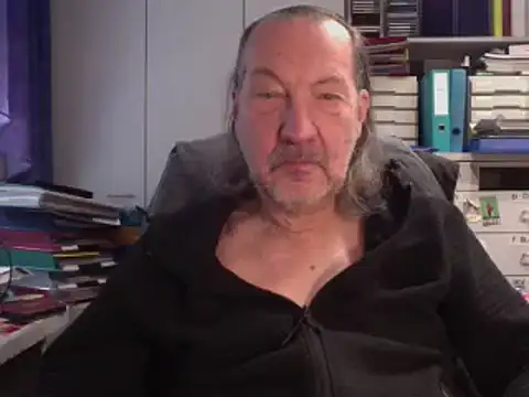 HMStraps01 online show from December 23, 2024, 11:25 am