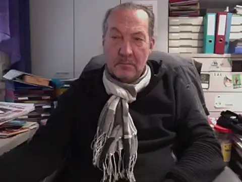 HMStraps01 online show from January 16, 2025, 1:36 pm