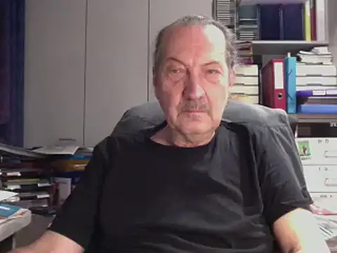 HMStraps01 online show from January 27, 2025, 5:26 pm