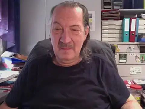 HMStraps01 online show from January 17, 2025, 10:33 am