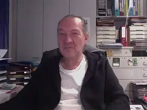 HMStraps01 online show from November 21, 2025, 12:48 pm