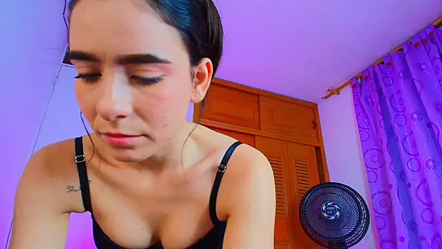 Peach Rose  online show from March 2, 2025, 3:02 am