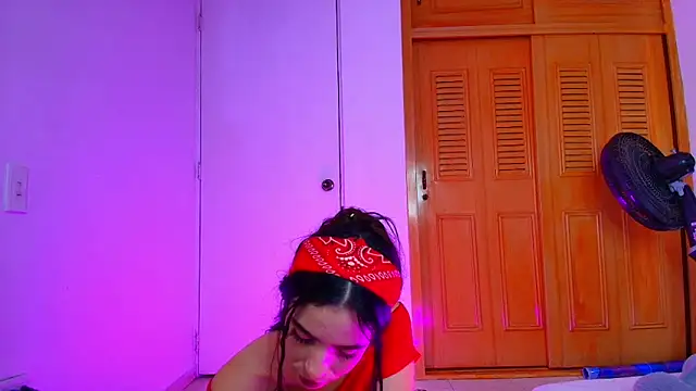 Peach Rose  online show from March 3, 2025, 10:10 pm