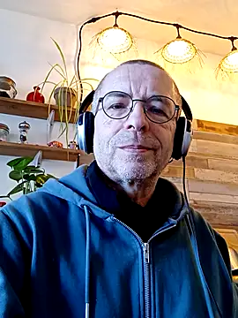 Snapshot of Xavspank2 chatting on February 17, 2026, 10:23 am Xavspank2 online show from February 17, 2026, 10:23 am