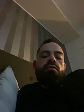 guccititi online show from October 16, 2025, 9:39 am