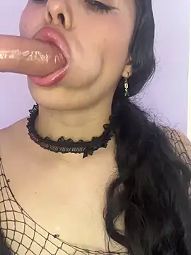 Emma Winslow online show from March 5, 2025, 4:24 pm