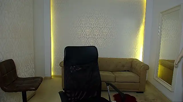 Snapshot of MaxKaiden chatting on February 9, 2026, 5:27 am MaxKaiden online show from February 9, 2026, 5:27 am